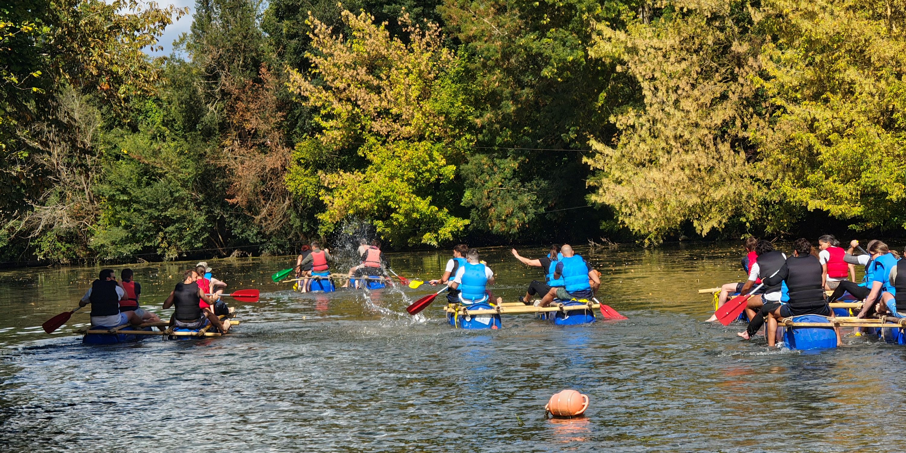 Groupe scolaire en kayak vernon