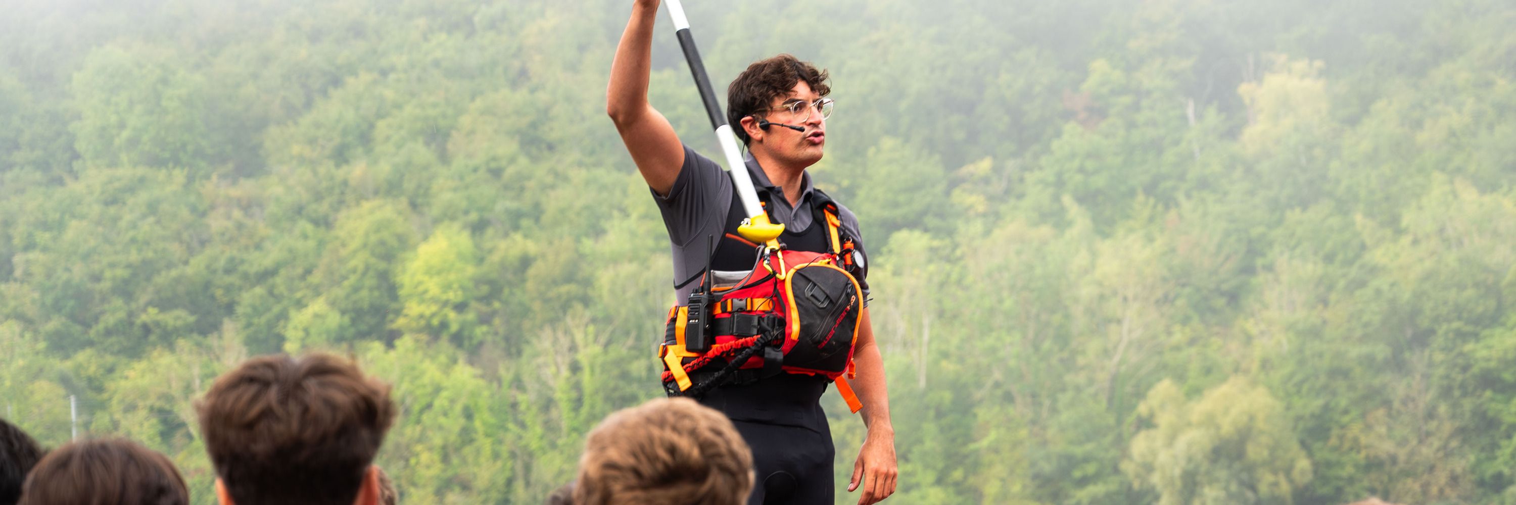 Moniteur de kayak breafing team building